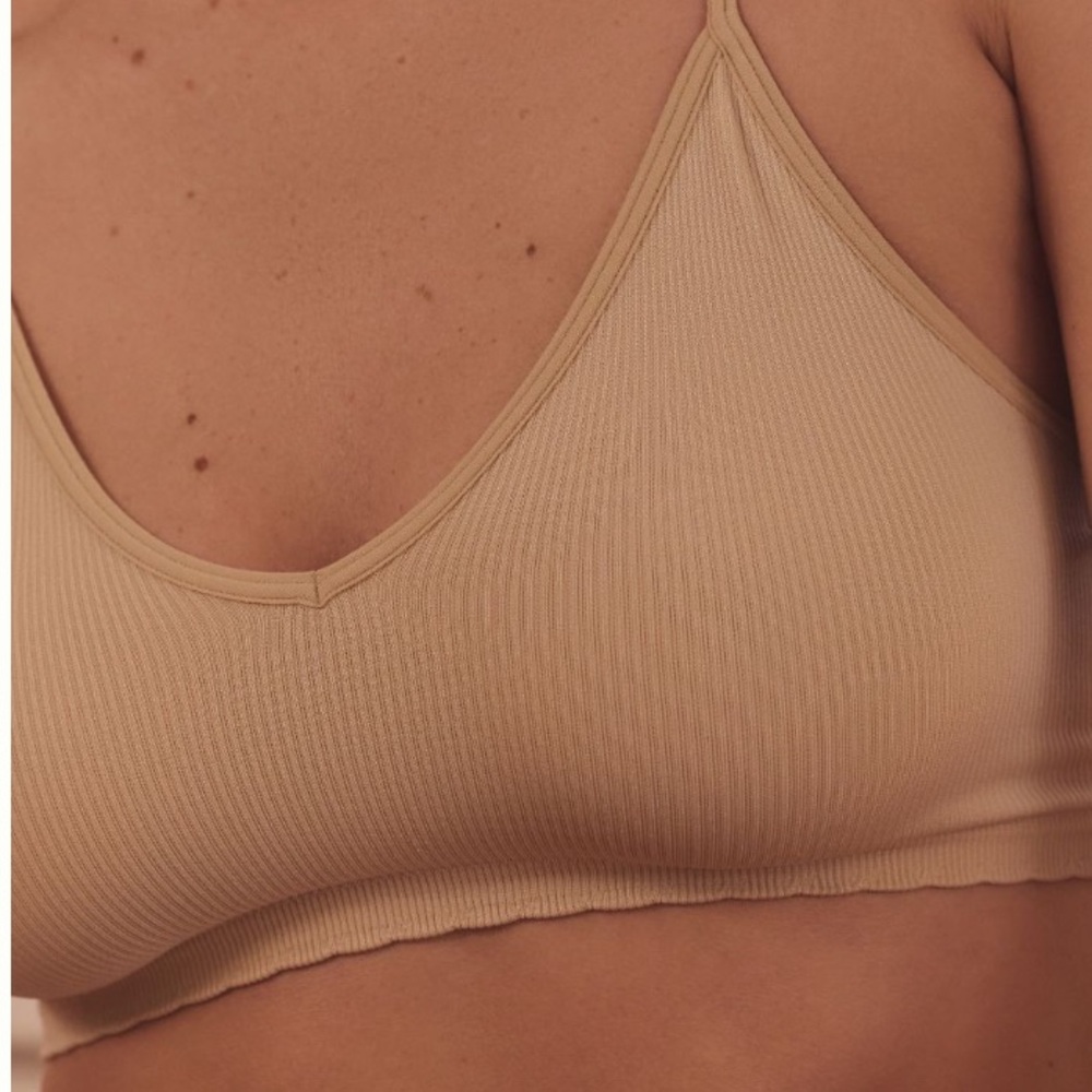 Anthropologie Seamless Ribbed racerback Bralette in Light Sand - Picture 3 of 6